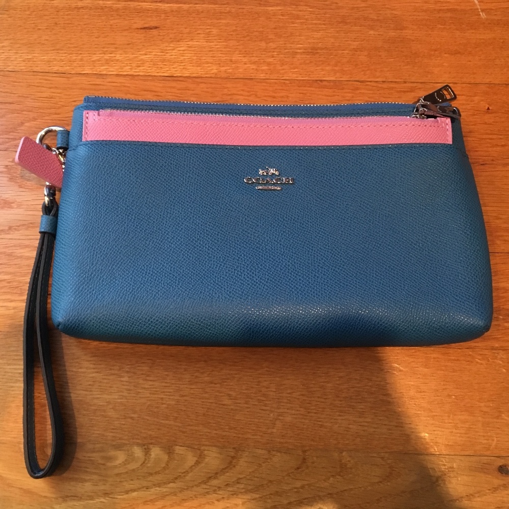 Brand New! Coach Wristlet Purse